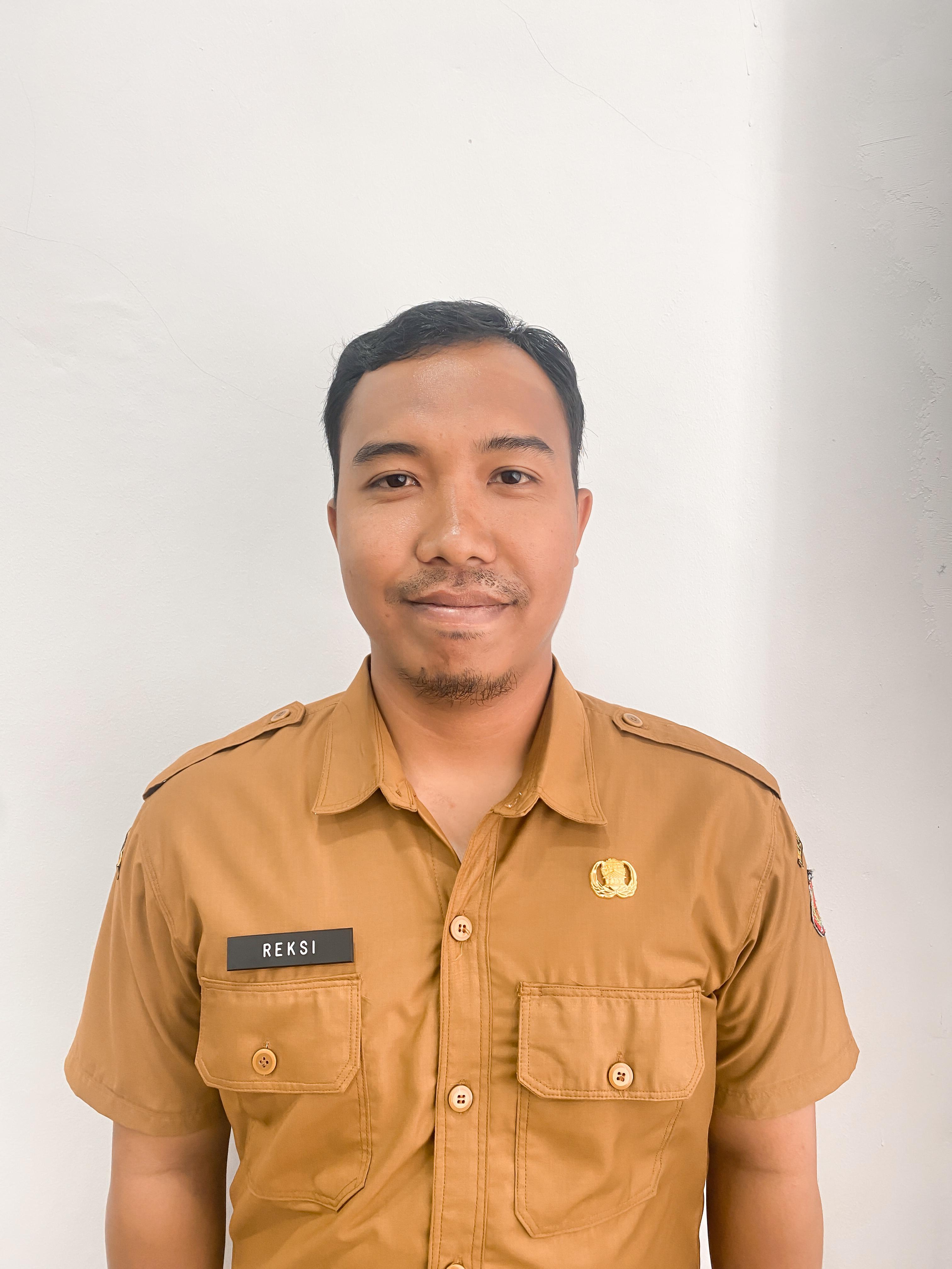 Penyusun Materi Hukum dan Perundang-Undangan